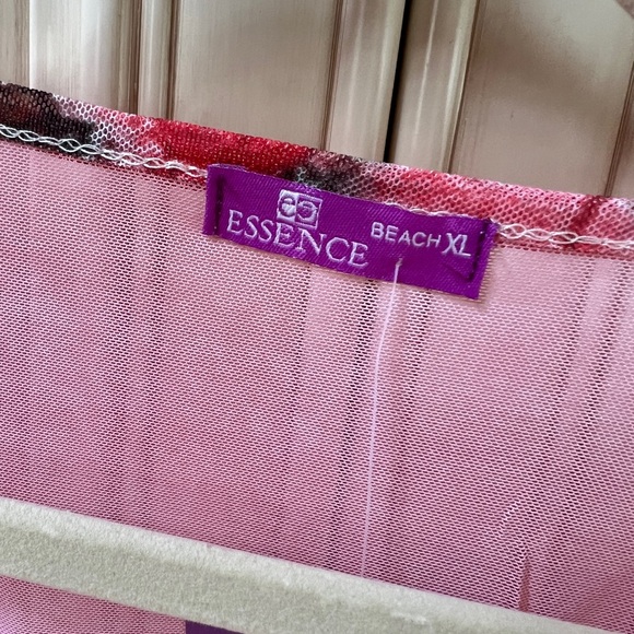 Essence Beach cover brand new with tags! - Picture 4 of 4
